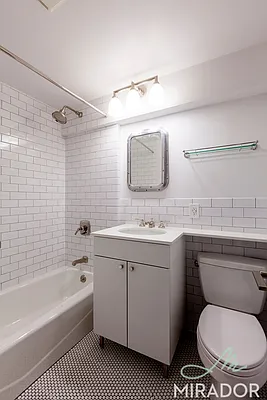 Rented by Mirador Real Estate | media 22