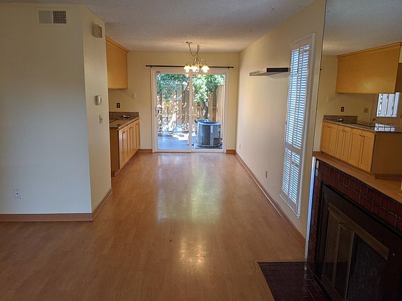 4th image of 125 Connemara Way APT 161