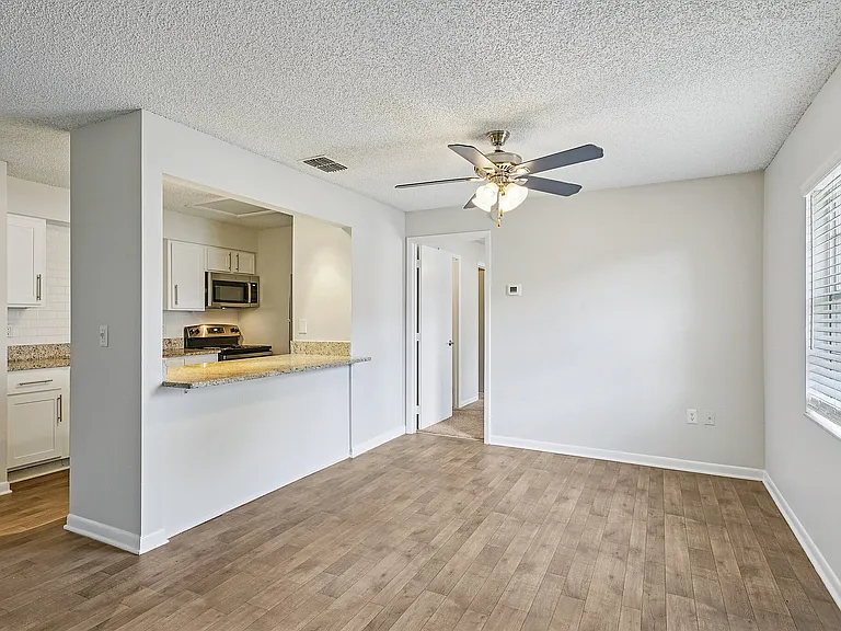 7-web-or-mls-Harden Blvd-S2503-006