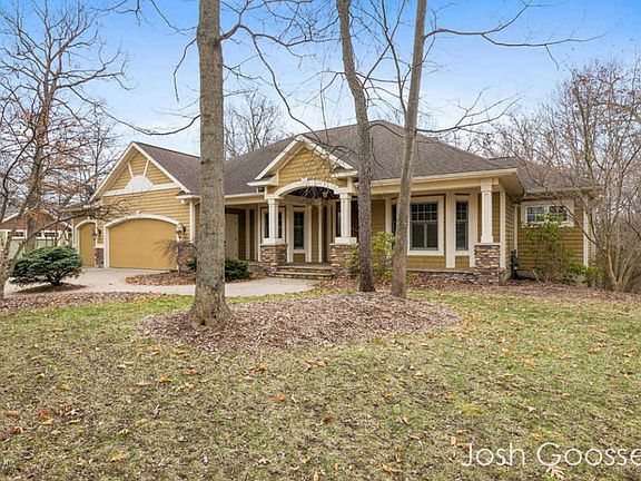 2nd image of 4248 S Oak Pointe Ct NE