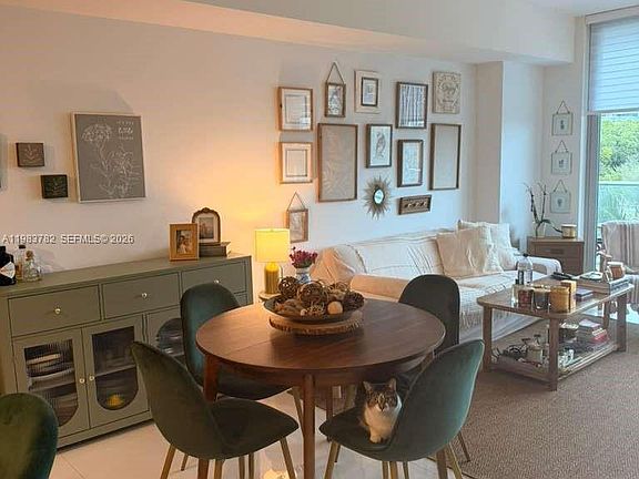 3rd image of 16385 Biscayne Blvd Unit 303