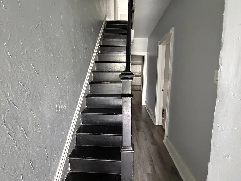 219 Bellevue Ave — Photo 6