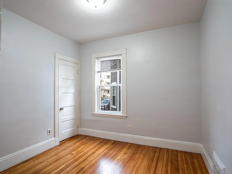 53 Saxton St #1 — Photo 8