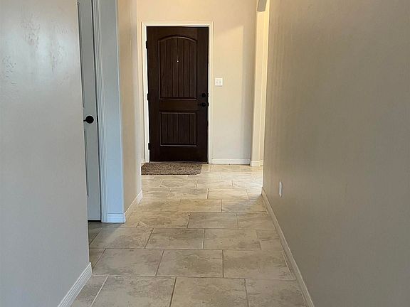 4th image of 2518 W Mann Ave