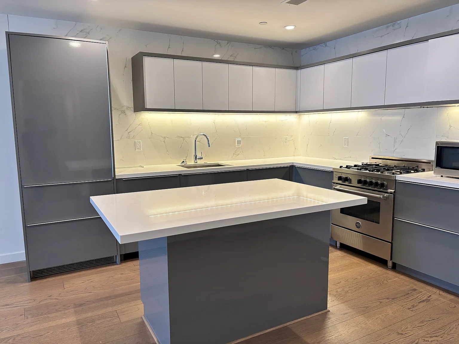 2 bed, 1157 sqft, $6,950 — Photo 3