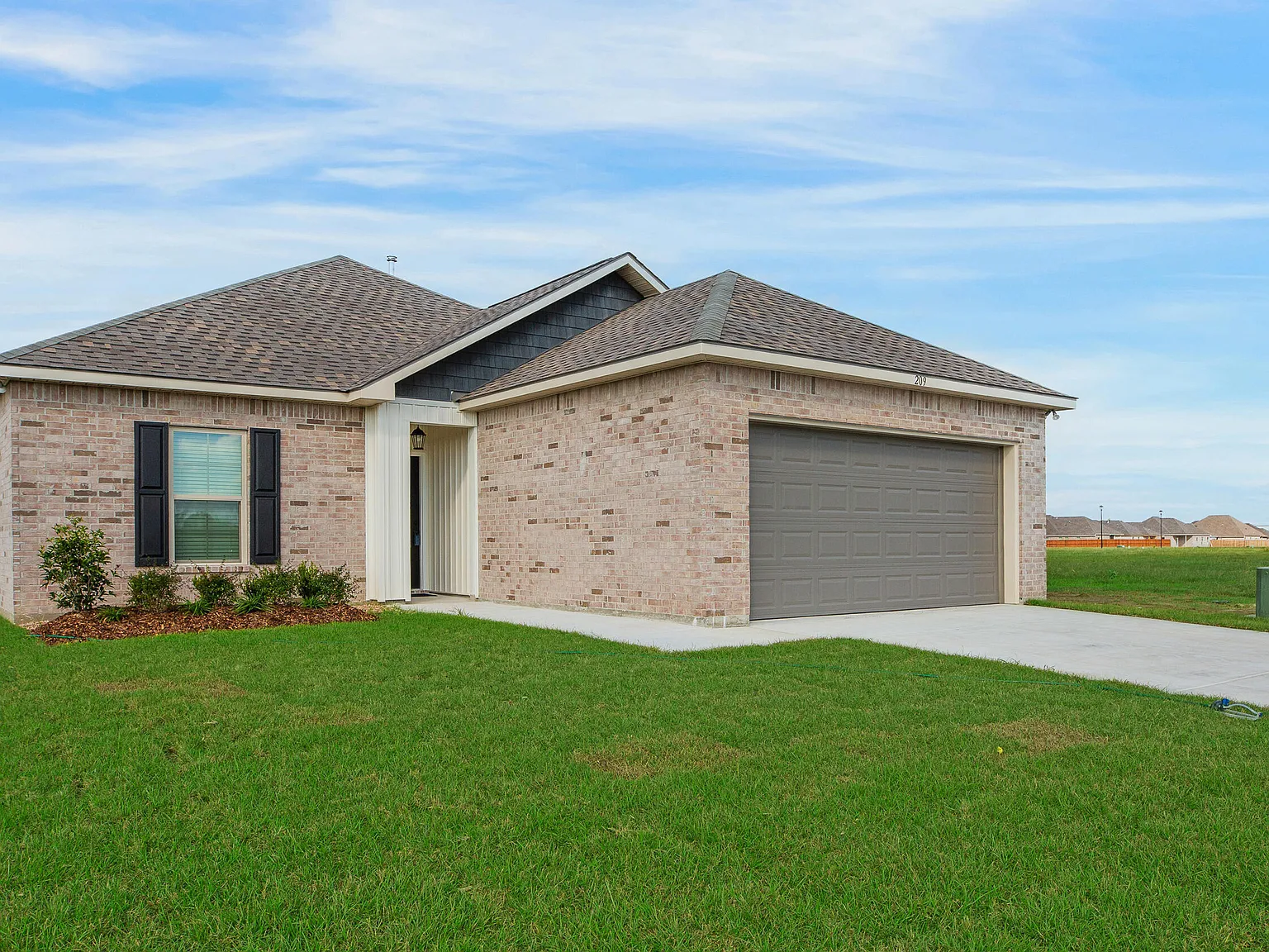 3 bed, 2.0 bath, 1456 sqft, $1,850 — Photo 2