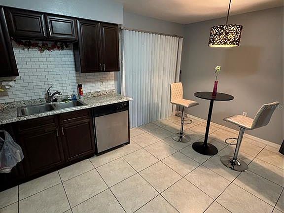 3rd image of 1800 WARRINGWOOD DRIVE #C6