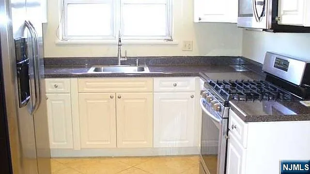 416 Palisade Ave — Photo 5