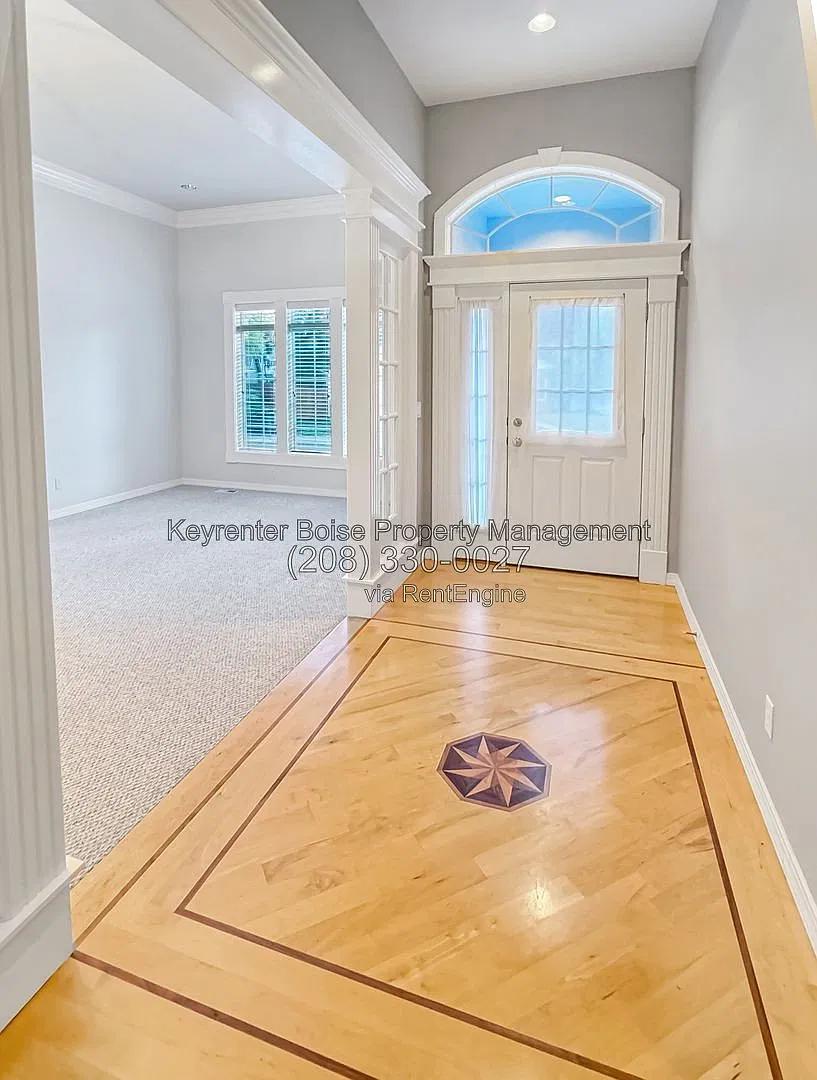 4 bed, 3.0 bath, 2113 sqft, $2,750 — Photo 2