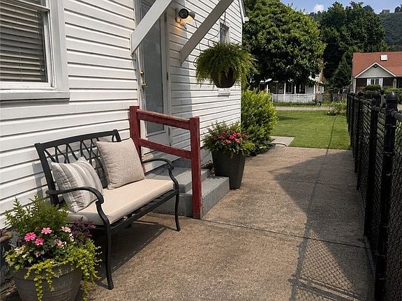 4th image of 3719 Noyes Ave SE