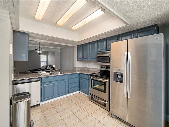 3rd image of 1654 Jameson Dr