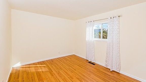 5th image of 232 3rd Ave APT B
