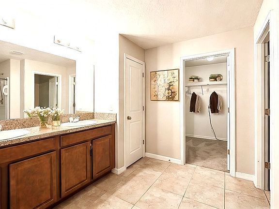 4th image of 350 Cascade Bend Dr