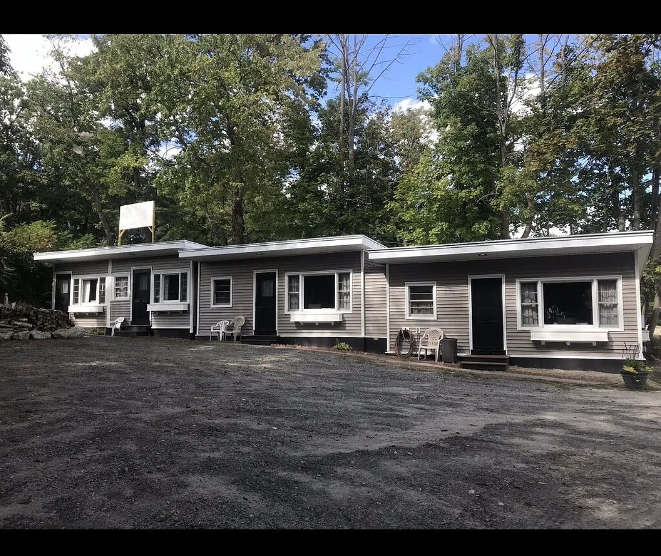14 Lake Shore Dr — Photo 1