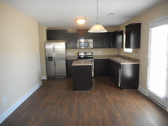 3rd image of 2031 Briar Run Dr