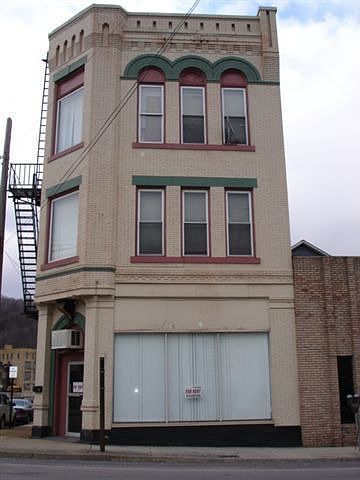 2nd image of 401 Franklin St