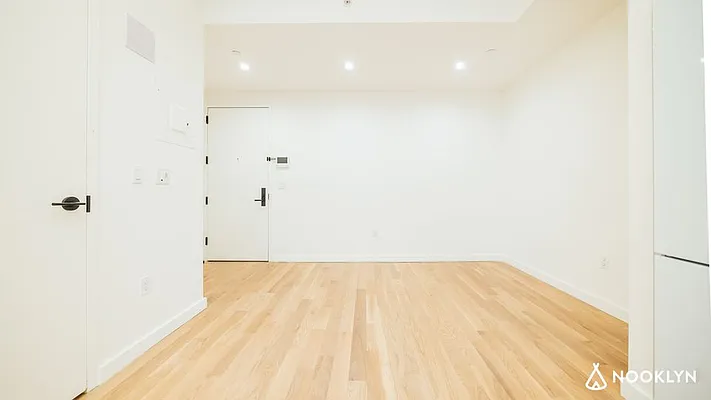 Rented by Nooklyn NYC LLC | media 4