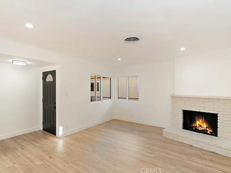 8216 Wentworth St — Photo 3