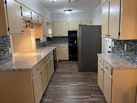 131 Garden Ln — Photo 6
