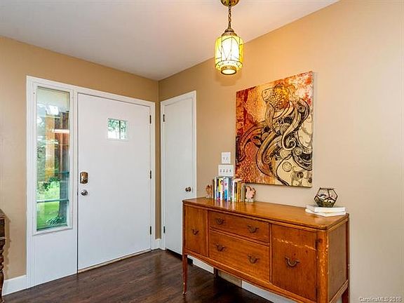 2nd image of 11 Lookout Ln