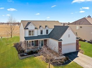 765 Kelley Dr, North Aurora, IL 60542