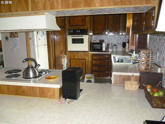 4th image of 3415 Kirkway Dr