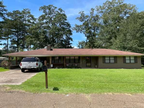 303 Melwood Dr, Amory, MS 38821