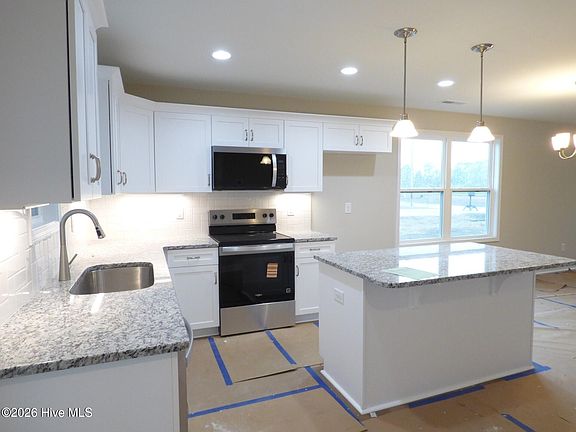 3rd image of 248 Rae Street