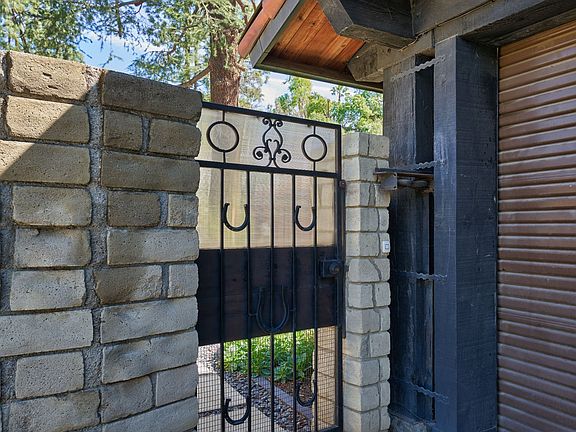 4th image of 10252 La Canada Way
