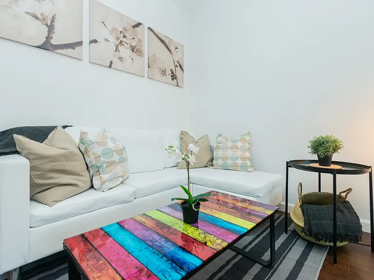 420 N Serrano Ave #B6 — Photo 3