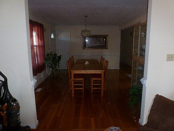 5th image of 1020 Shady Ln #B