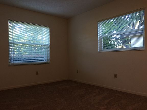 4th image of 105 Tindale Cir