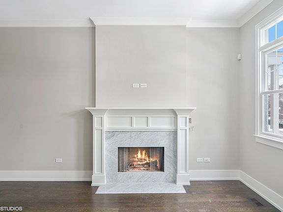2nd image of 2140 W Belle Plaine Ave