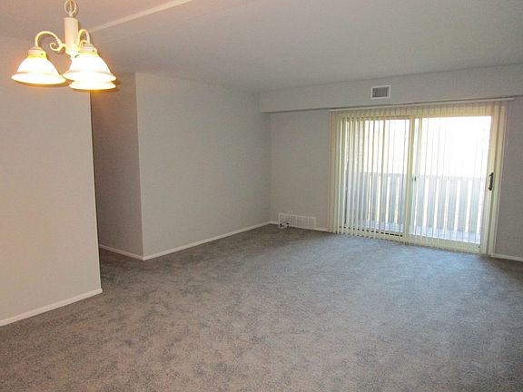 4th image of 700 Perrie Dr APT 410
