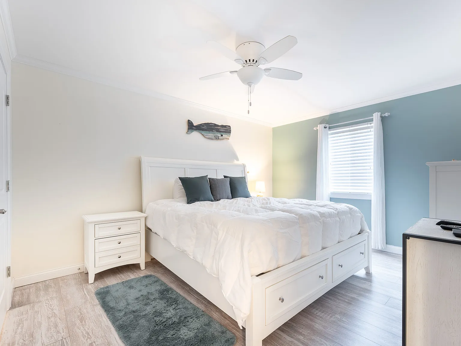 2 bed, 920 sqft, $2,500 — Photo 3