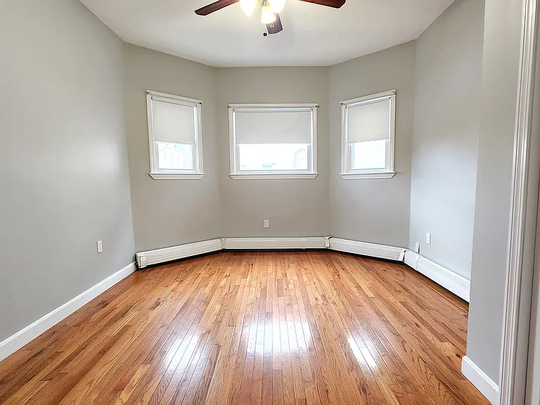125 Ash St #2 — Photo 5
