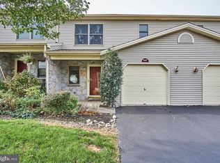 1447 Maplewood Dr, New Cumberland, PA 17070