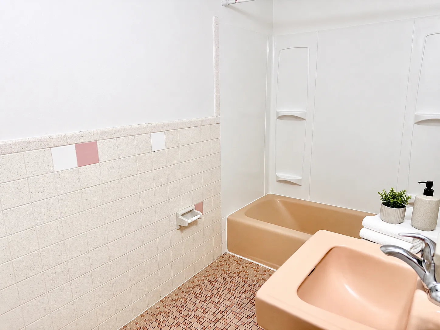 1 bed, 1.0 bath, 618 sqft, $2,000 — Photo 3