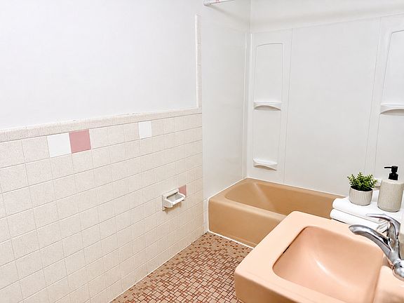 3rd image of 135 Neponset Ave APT 44