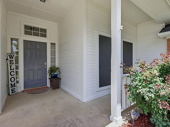 4th image of 806 Birch Cir