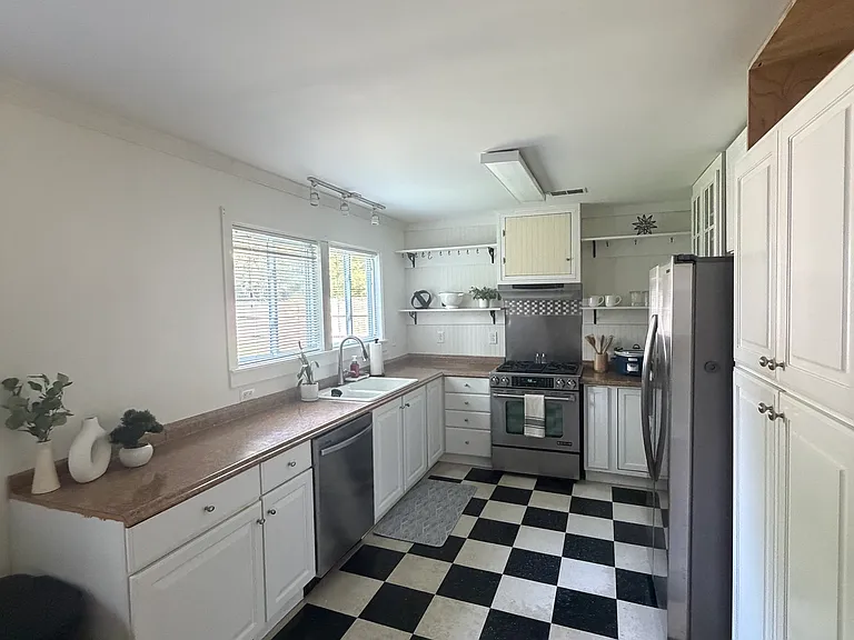 W Robinhood Dr — Photo 6