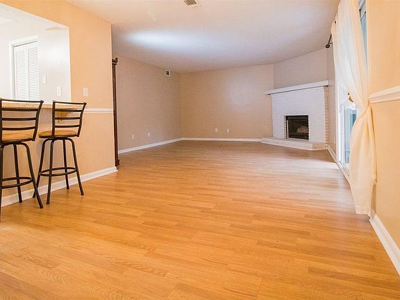 5th image of 735 Brentwood Pl