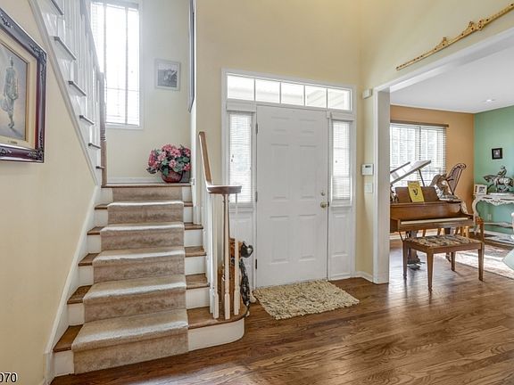 4th image of 42 Oconnor Cir