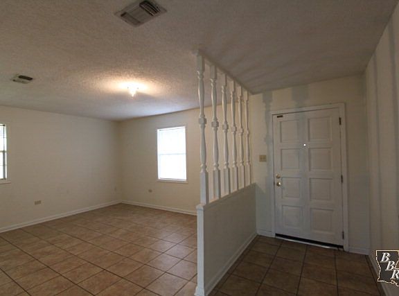 2nd image of 209 S Moss Dr