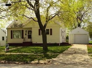 1004 5th Ave E, Oskaloosa, IA 52577