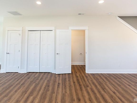 5th image of 8052 S Sagemore Dr