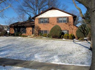 2608 Salem Dr, Cinnaminson, NJ 08077