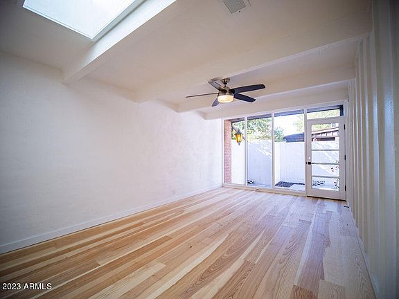 4th image of 3002 N 32ND Street #11