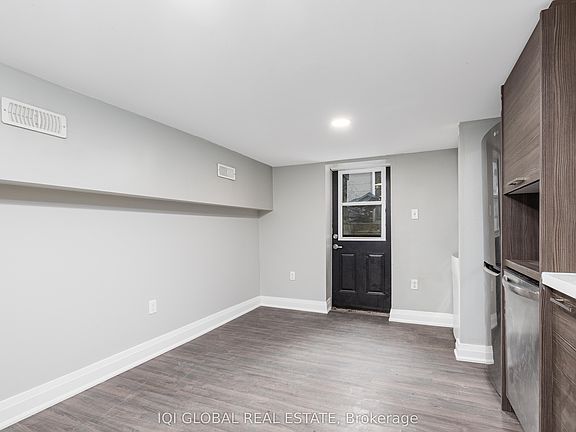 3rd image of 142 Grace St #Basement