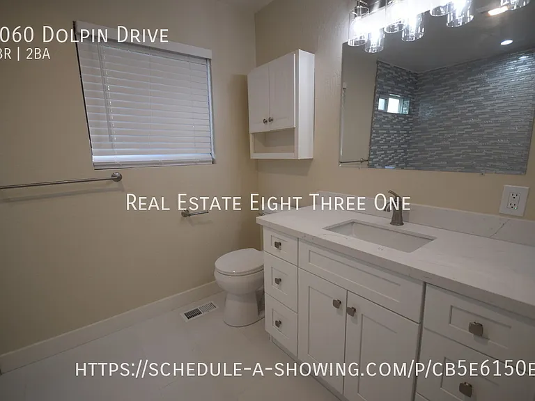 2060 Dolphin Dr — Photo 10
